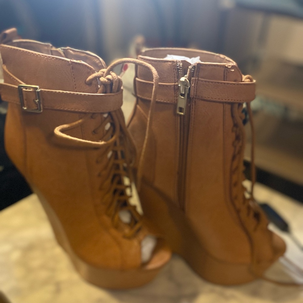 Zigi Soho Niagara Open Toe Wedge Bootie Size 8